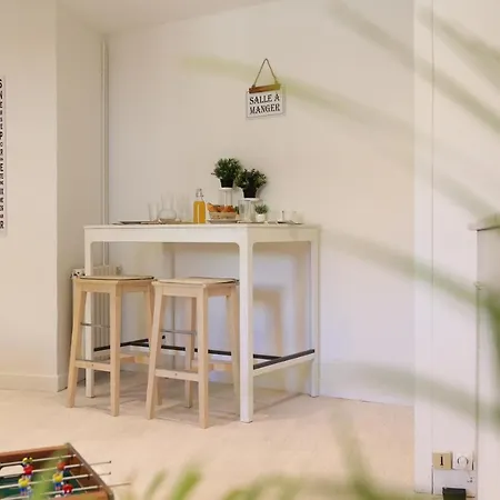 Les 4 Saisons - Face Gare - Parking Gratuit Apartment