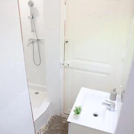 Les 4 Saisons - Face Gare - Parking Gratuit Apartment Hyeres